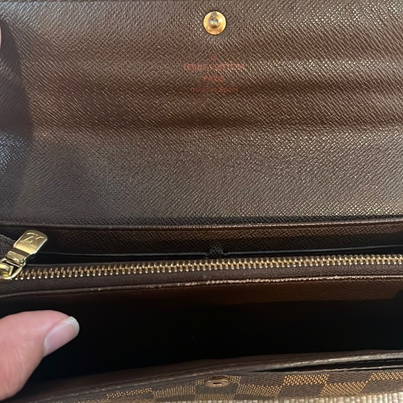 Louis Vuitton wallet - Picture 7 of 9